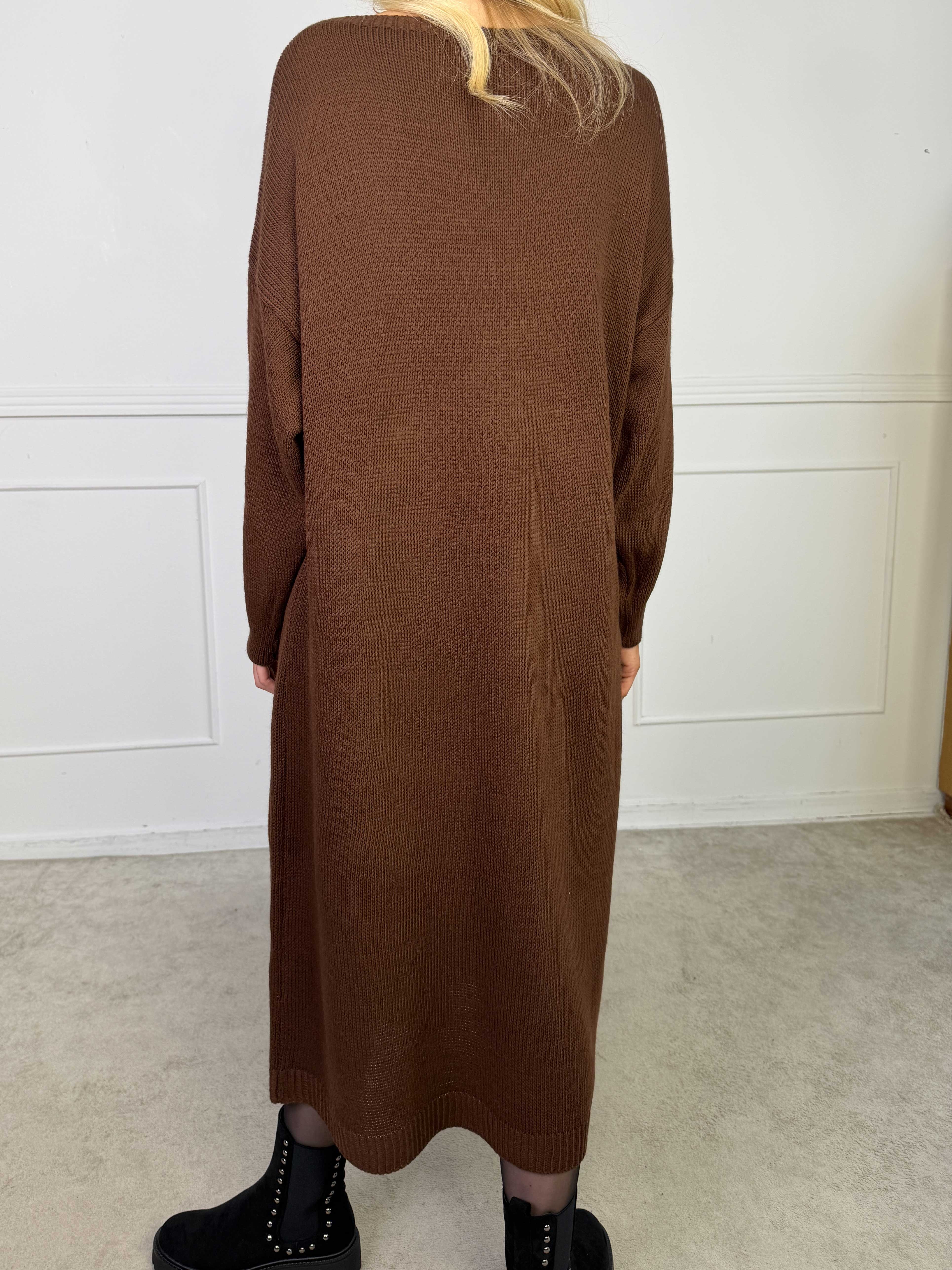 Merry Long - Julestrikkjole med guld skrift